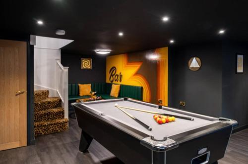Ultimate glam, vintage central pad. Cool 70s bar. Bournemouth Esterno foto