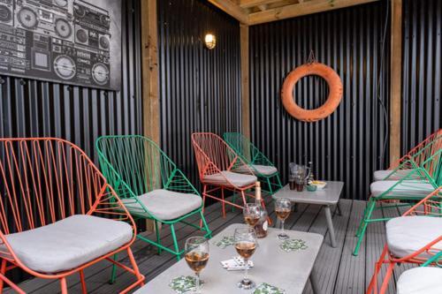 Ultimate glam, vintage central pad. Cool 70s bar. Bournemouth Esterno foto