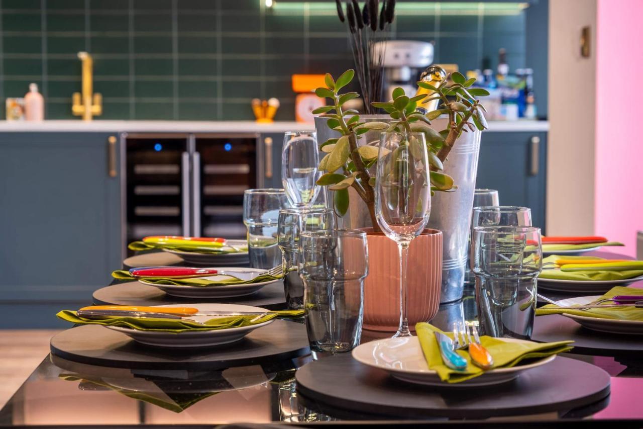 Ultimate glam, vintage central pad. Cool 70s bar. Bournemouth Esterno foto